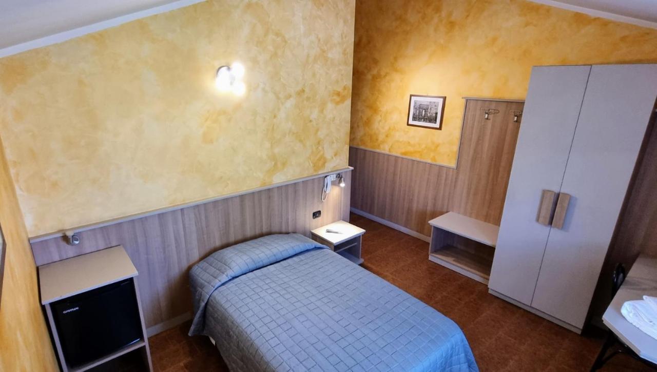 Albergo Etrusco Calusco d'Adda Zewnętrze zdjęcie