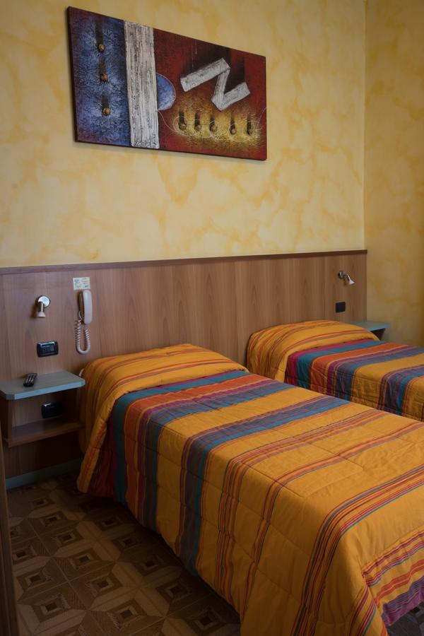 Albergo Etrusco Calusco d'Adda Zewnętrze zdjęcie