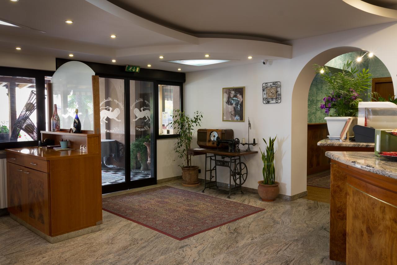 Albergo Etrusco Calusco d'Adda Zewnętrze zdjęcie