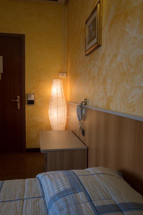 Albergo Etrusco Calusco d'Adda Zewnętrze zdjęcie
